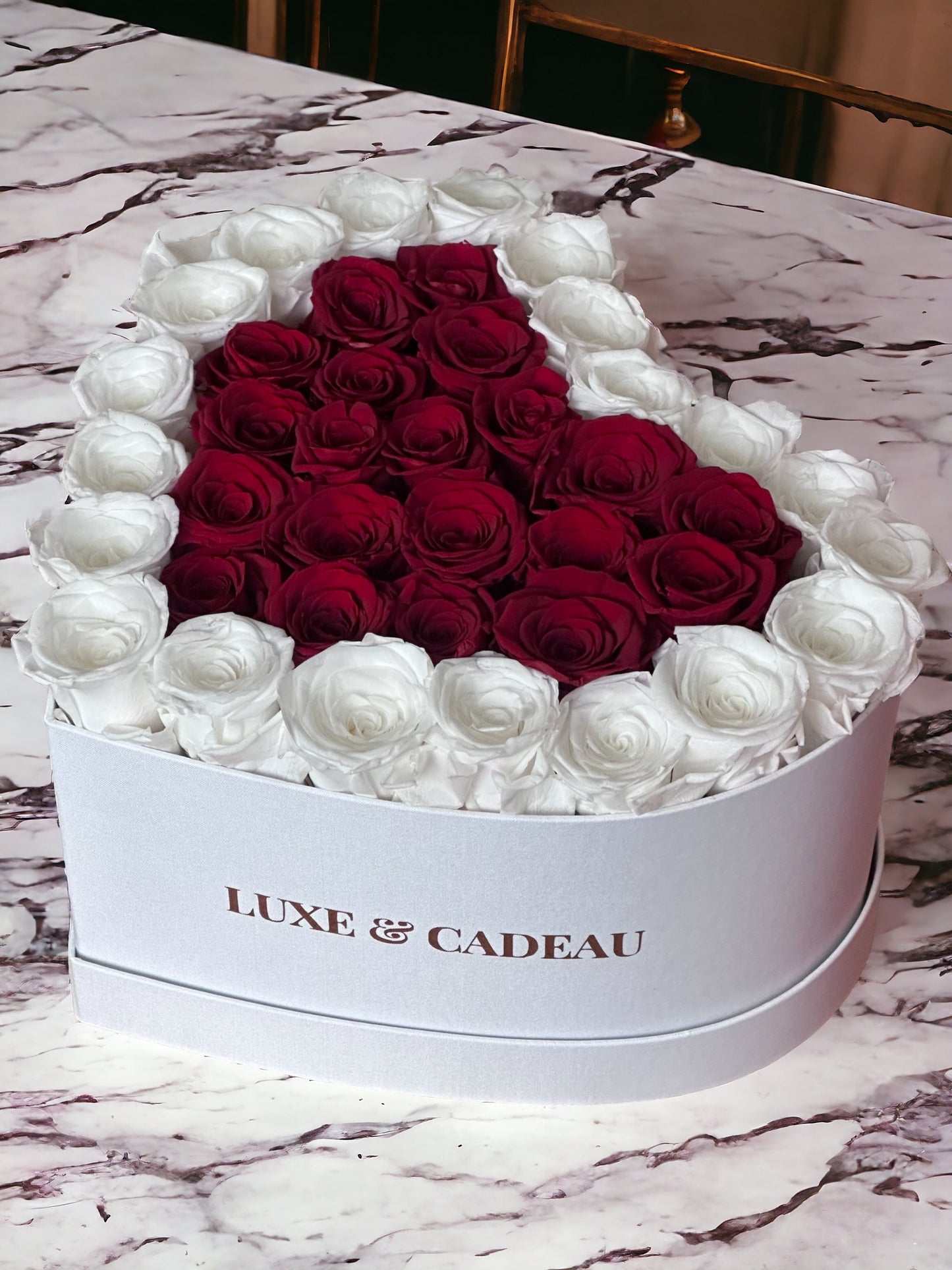 Cœur de roses éternelles stabilisé •Poème d'Amour •