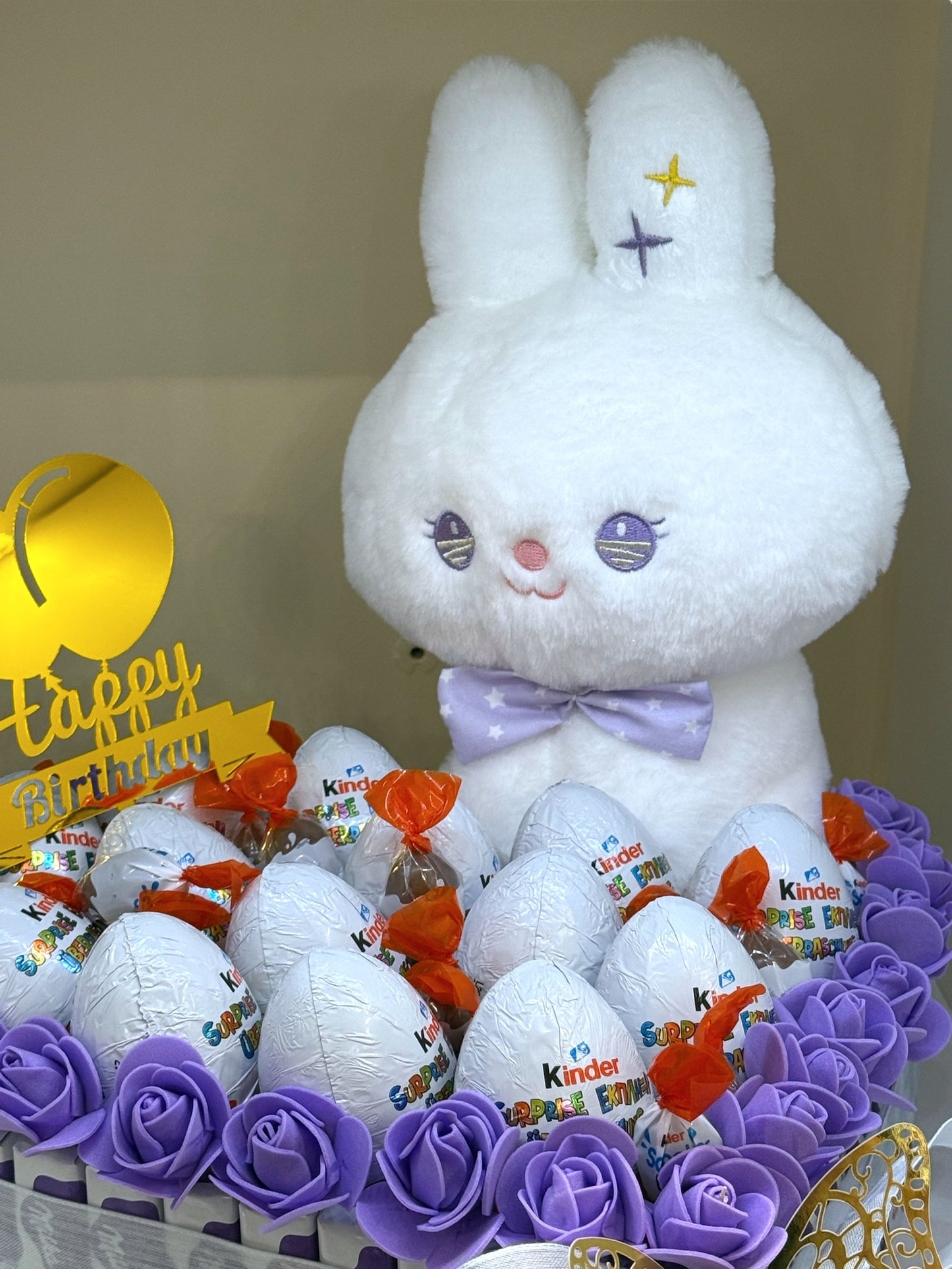 Coffret Cadeau Anniversaire – Édition Spéciale avec Peluche et Chocolats Kinder