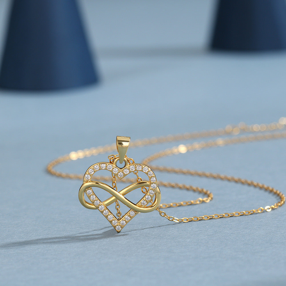 Collier en Acier Inoxydable – Cadeau Éternel dans un Ourson Mignon
