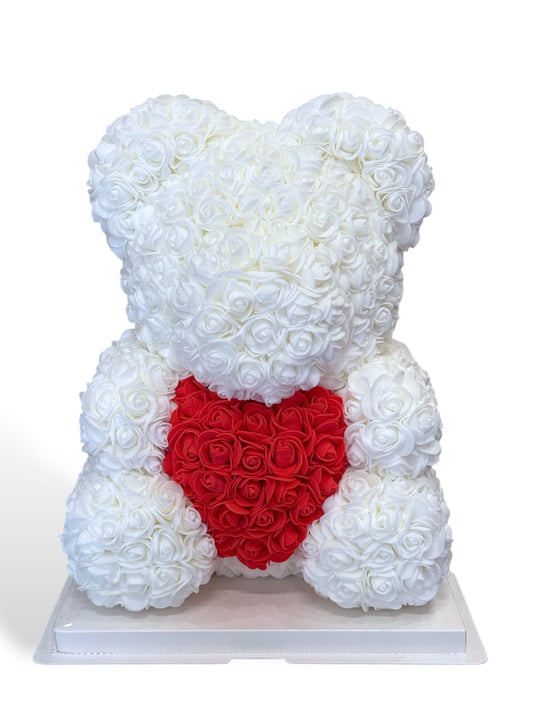 Ourson en Roses Artificielles avec Cœur Rouge – Cadeau Romantique Unique