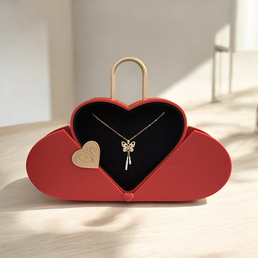 Collier Papillon Éclat Doré – Élégance et Raffinement